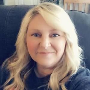Meet your Posher, Deena